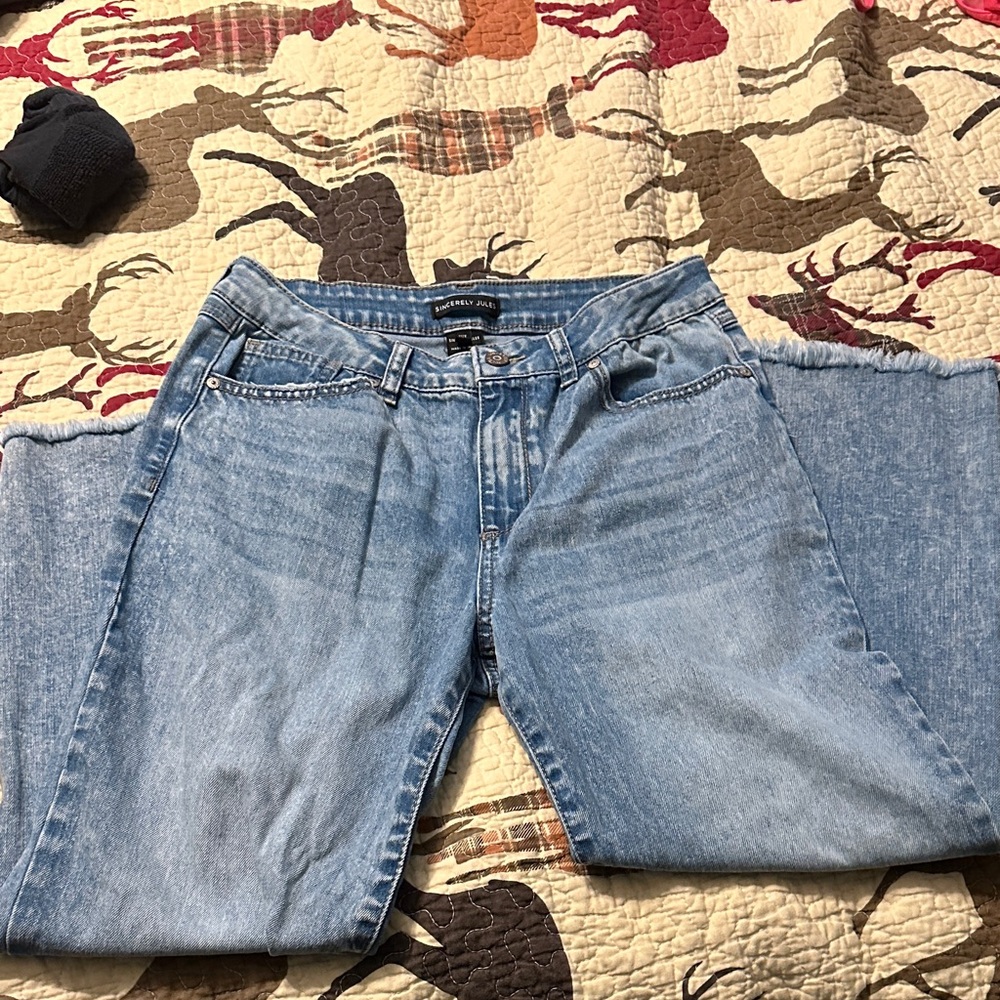 Light blue denim capris